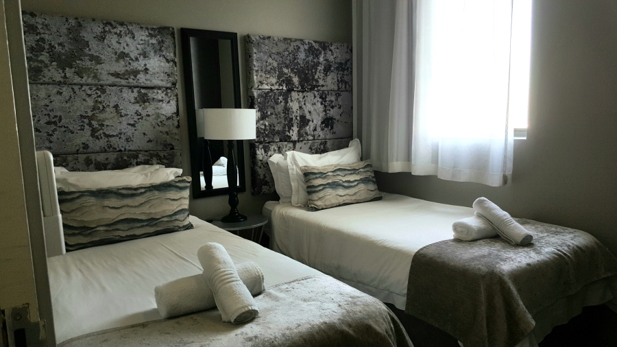 2 Bedroom Property for Sale in Bloubergrant Western Cape